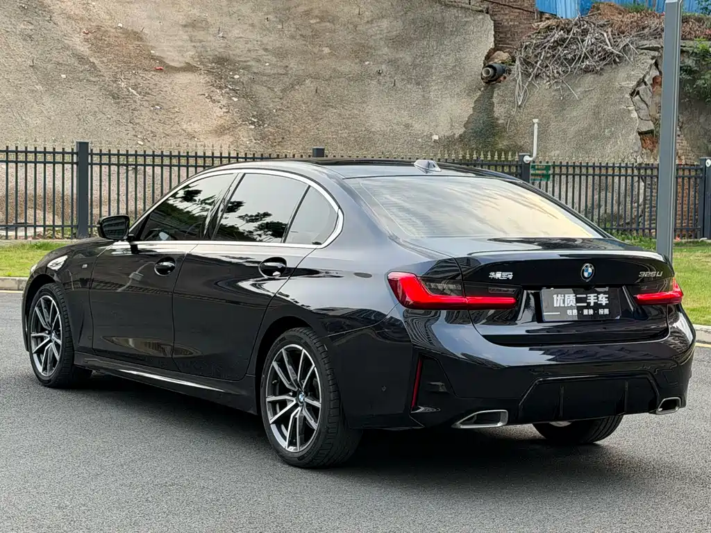 BMW 3 Series 2025 — фото 12