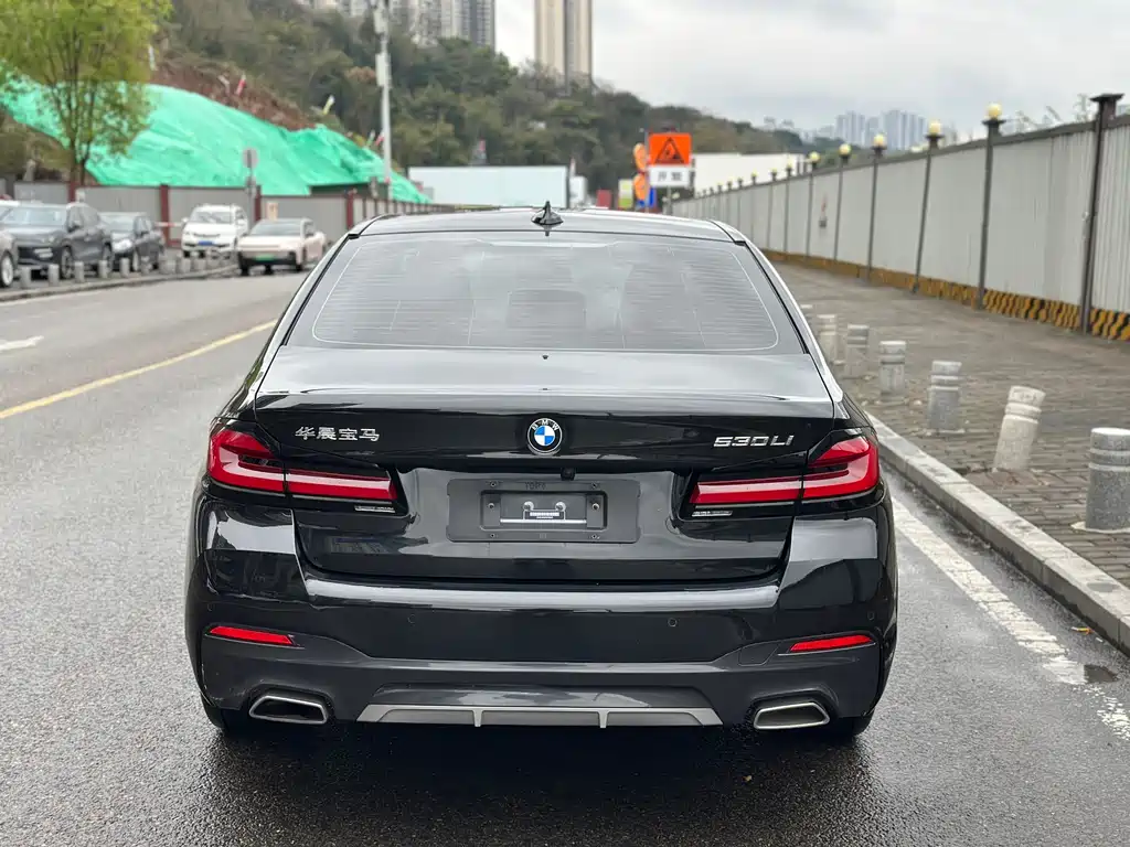 BMW 5 Series 2023 — фото 12