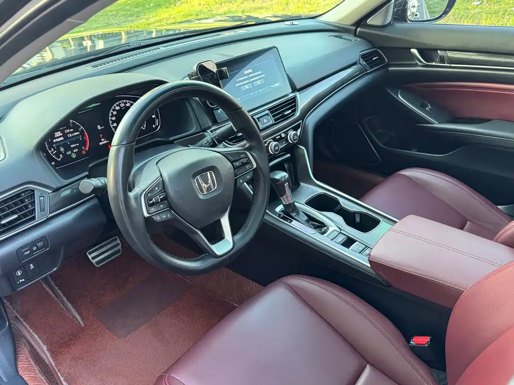 Honda Accord 2022 — фото 11