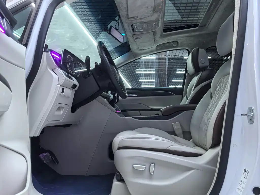 Buick GL8 2021 — фото 5