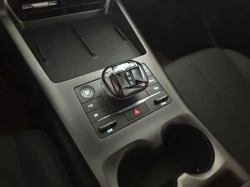 BYD Qin PLUS 2025 — фото 10
