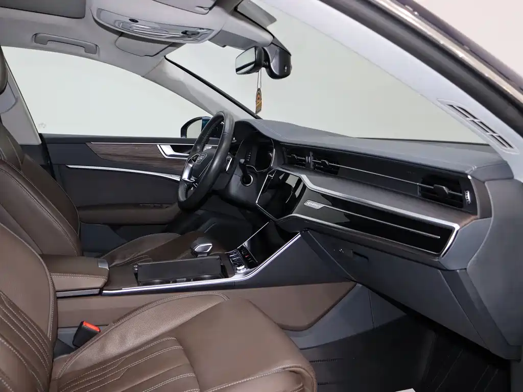 Audi A7L 2021 — фото 10