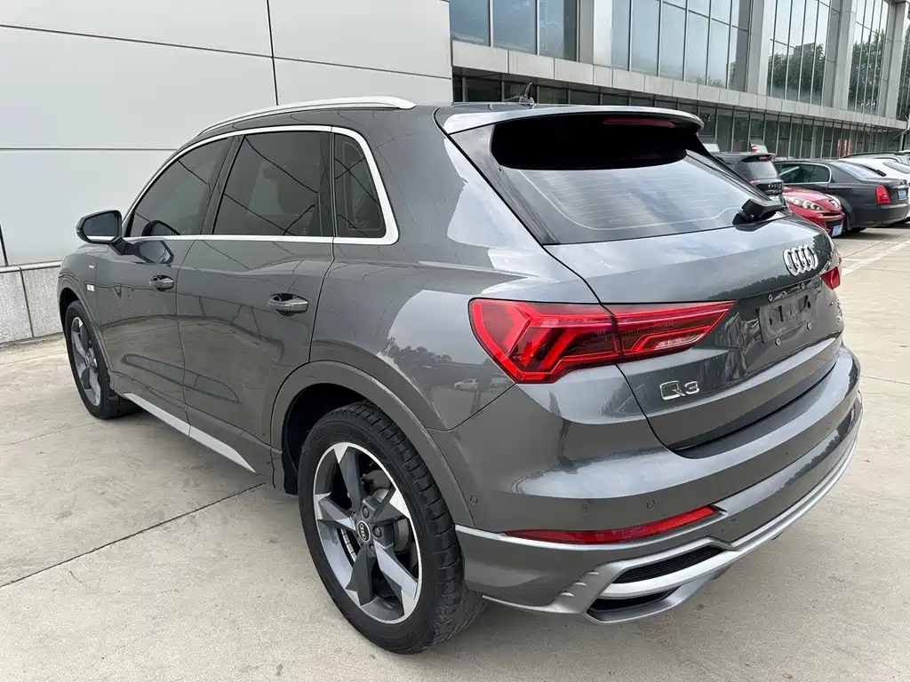 Audi Q3 2022 — фото 15