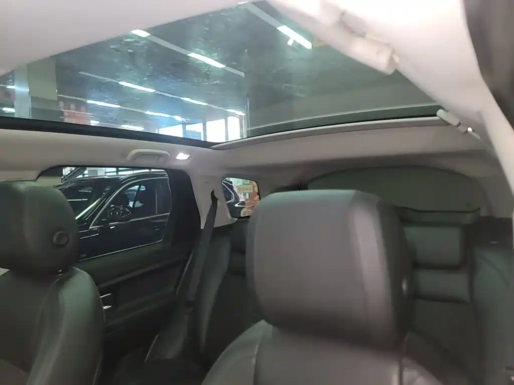 Land Rover Discovery Sport 2018 — фото 18