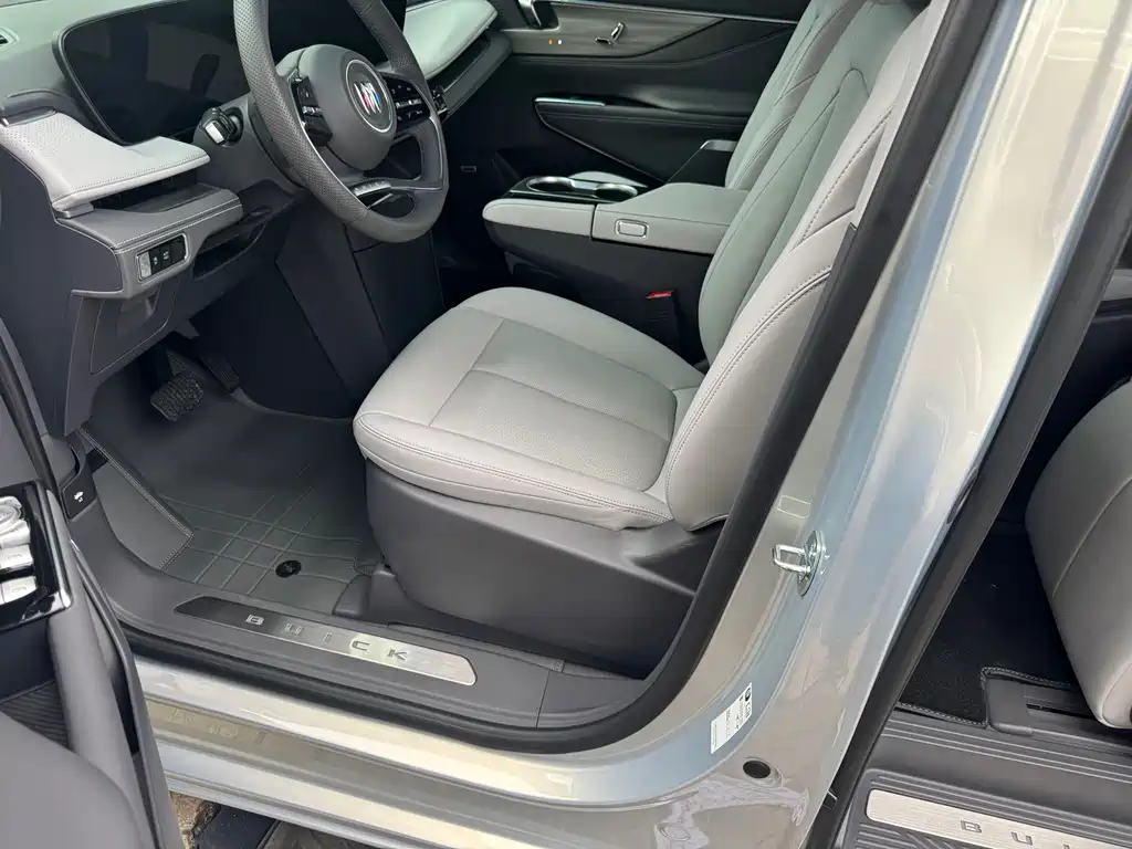 Buick GL8 2025