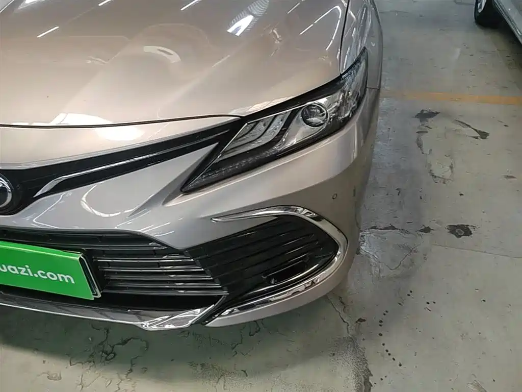 Toyota Camry 2023 — фото 24