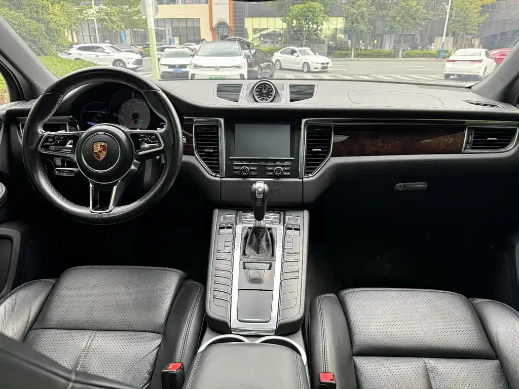 Porsche Macan 2015 — фото 11