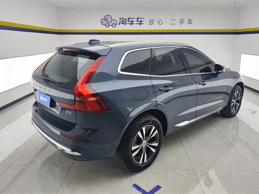 Volvo XC60 2023 — фото 3