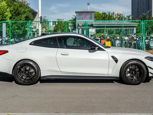BMW M4 2023