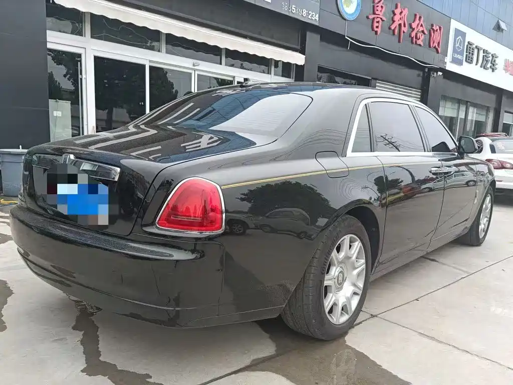 Rolls-Royce Ghost 2012