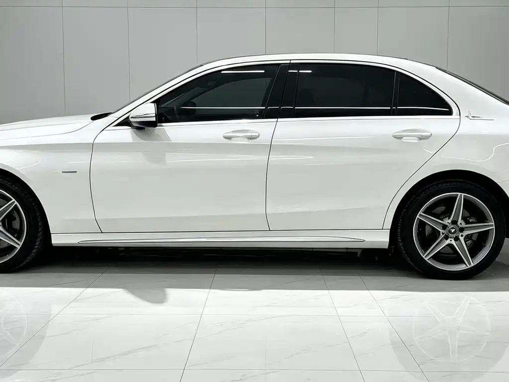 Mercedes-Benz C-Class 2018 — фото 11