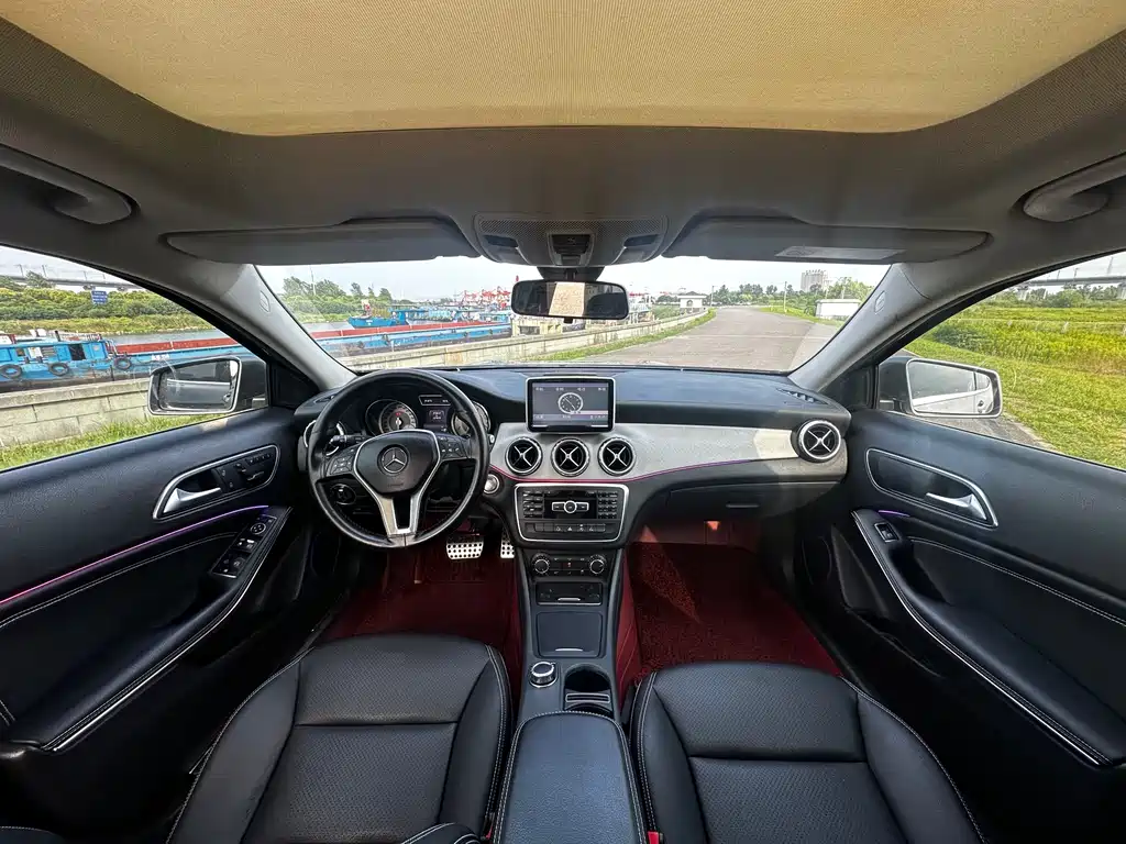 Mercedes-Benz GLA 2015