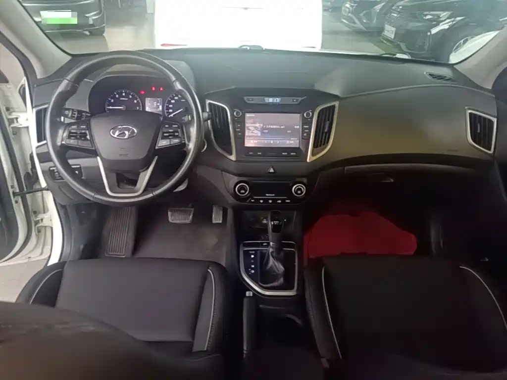 Hyundai ix25 2015 — фото 10