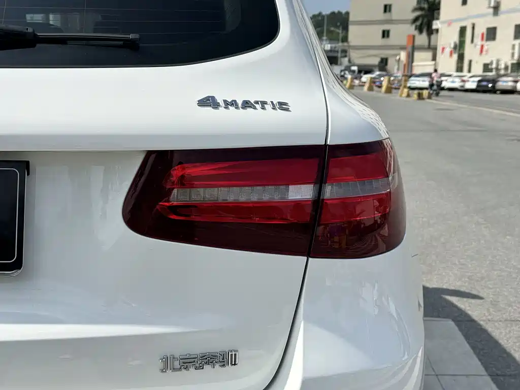 Mercedes-Benz GLC 2018 — фото 10