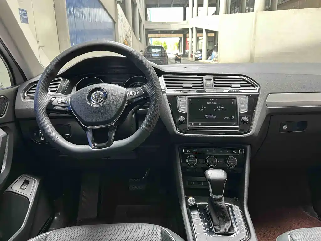 Volkswagen Tiguan L 2017 — фото 5