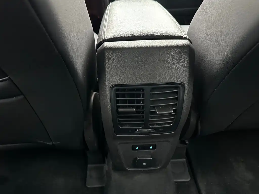 Ford Kuga 2017 — фото 10