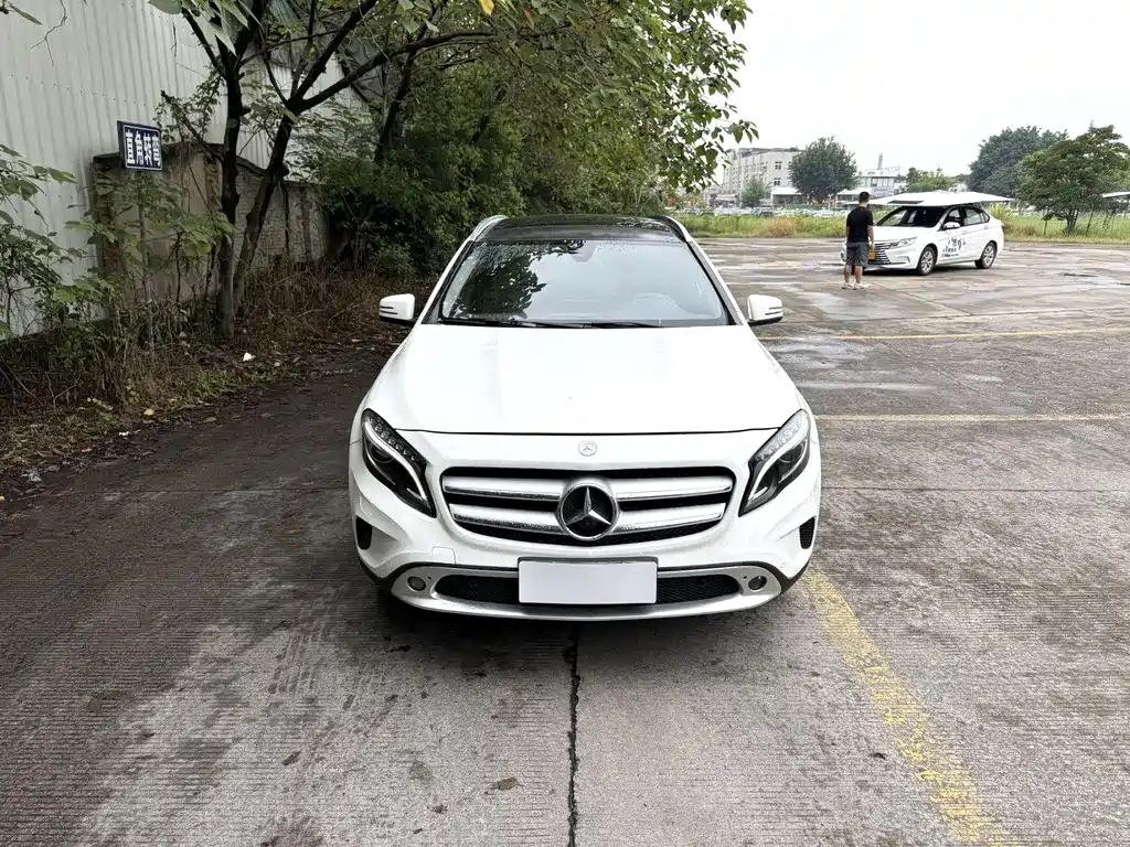 Mercedes-Benz GLA 2016