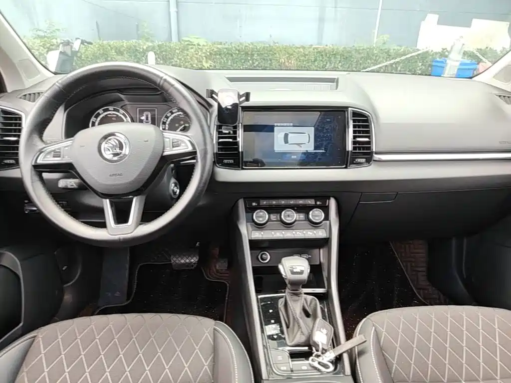 Skoda Karoq 2021 — фото 13