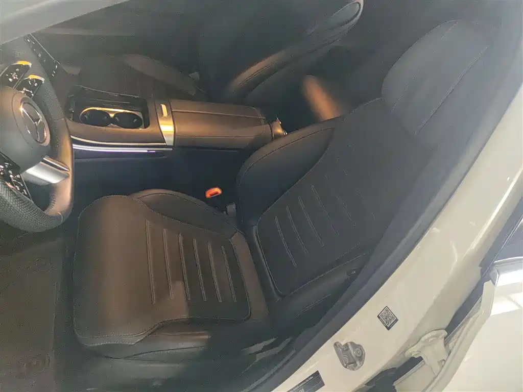 Mercedes-Benz C-Class 2023 — фото 11
