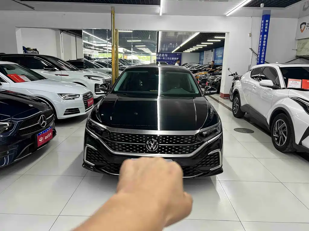 Volkswagen Passat 2023
