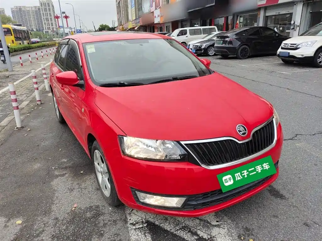Skoda Rapid Spaceback 2015 — фото 22