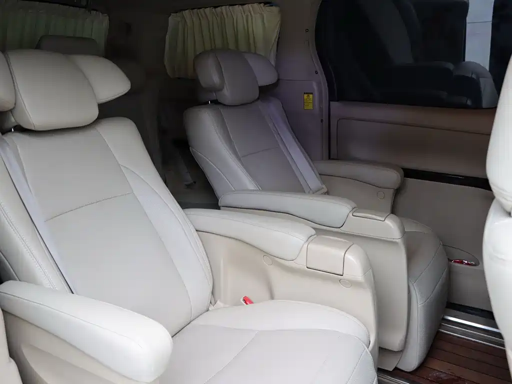 Toyota Alphard 2015 — фото 27