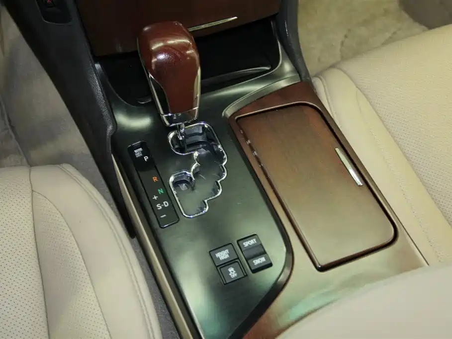 Toyota Crown 2013 — фото 17