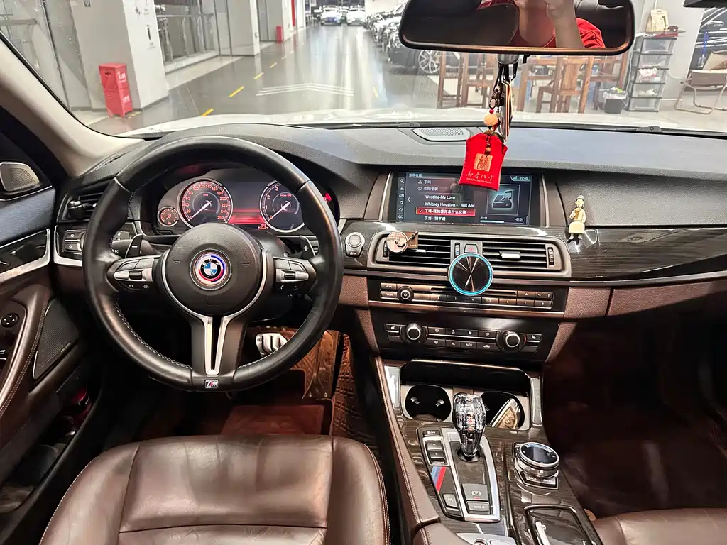 BMW 5 Series 2013 — фото 12