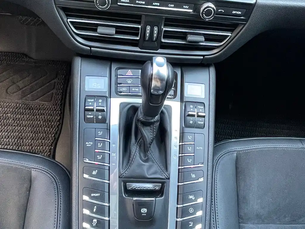 Porsche Macan 2019 — фото 15