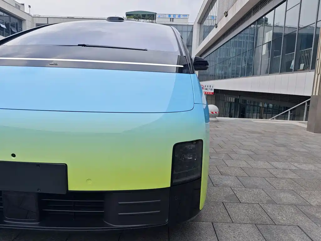 Li Auto Li MEGA 2025