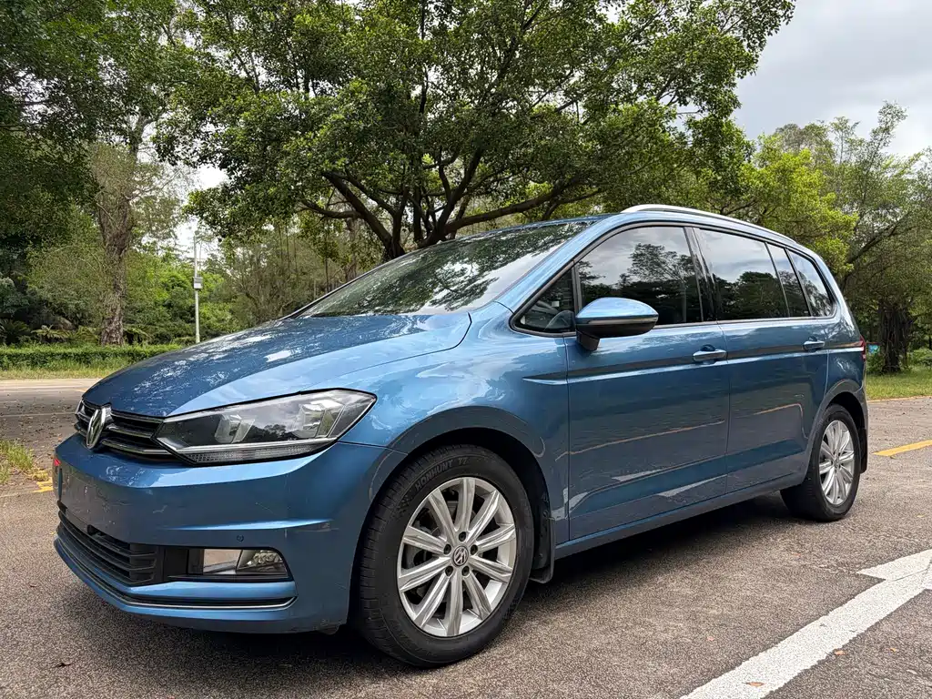 Volkswagen Touran 2020 — фото 1