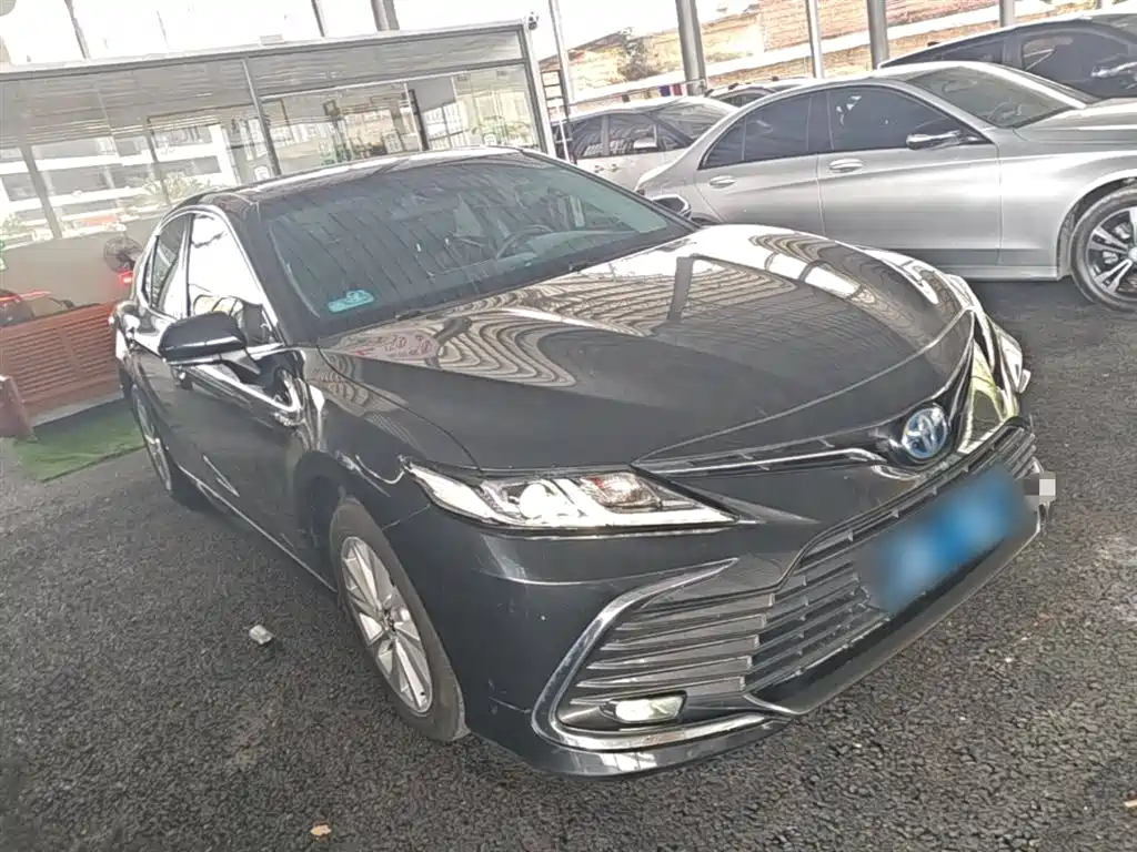 Toyota Camry 2023 — фото 4