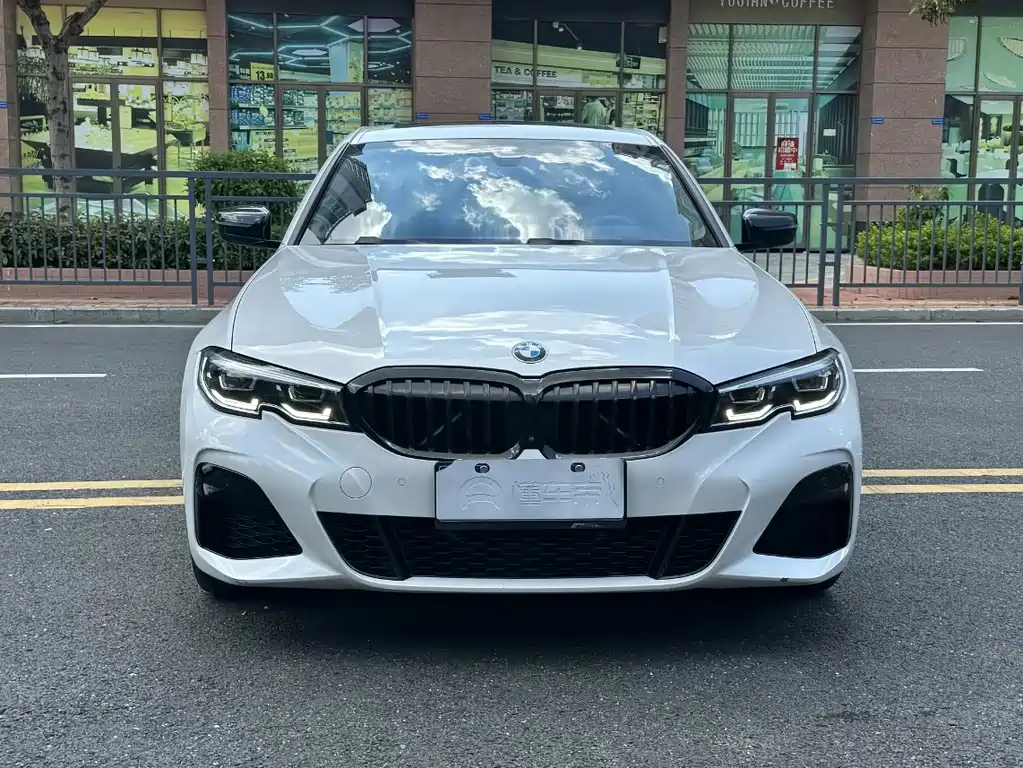 BMW 3 Series 2019 — фото 2