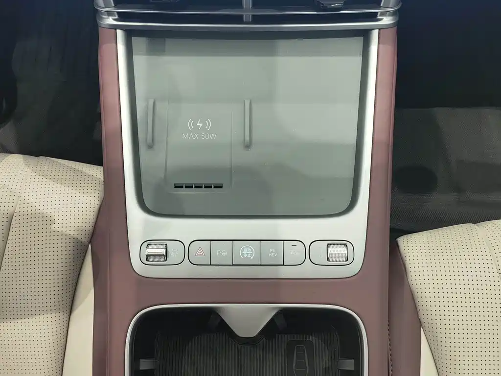 BYD Seal 07 DM-i 2025 — фото 13
