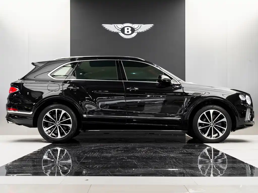 Bentley Bentayga 2021 — фото 13