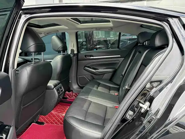 Nissan Teana 2024