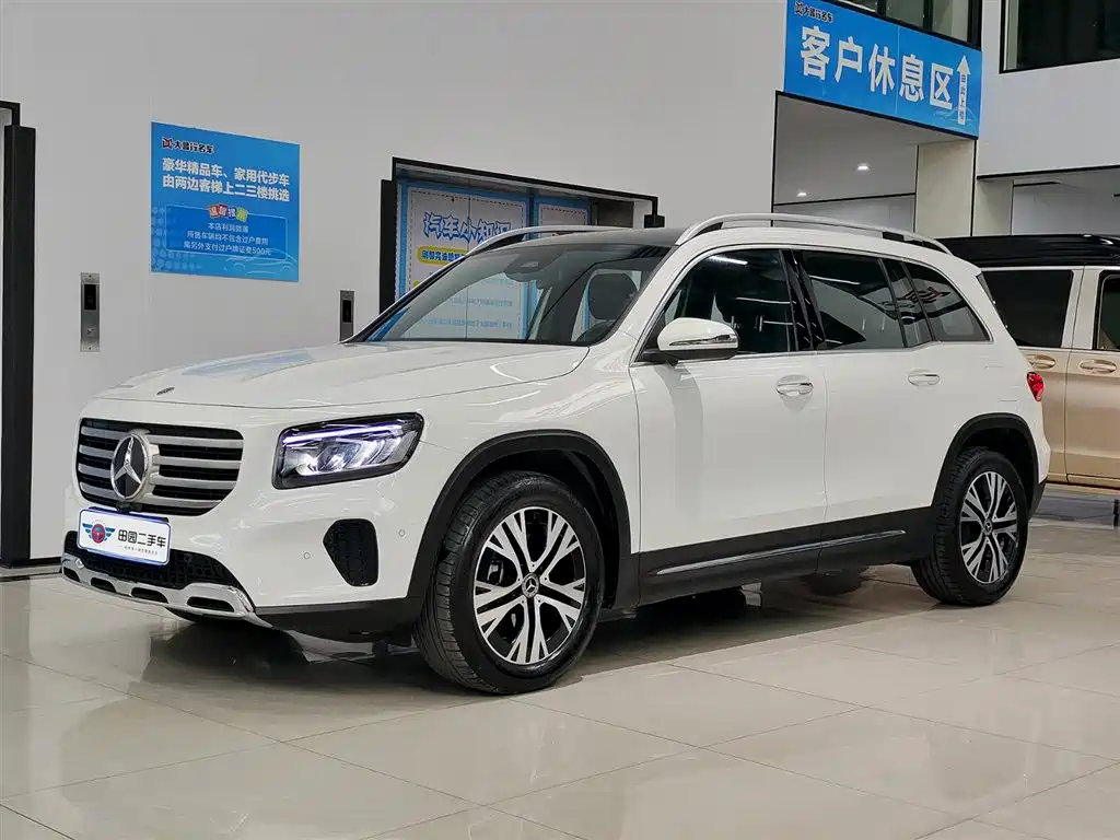 Mercedes-Benz GLB 2025 — фото 1