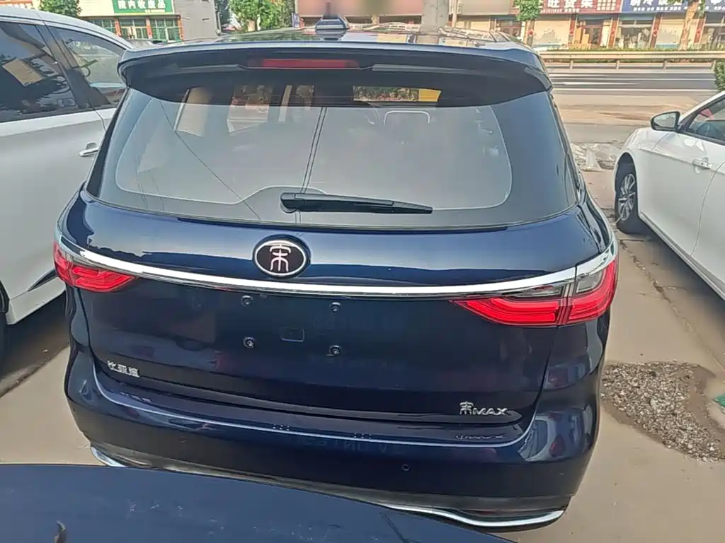 BYD MAX 2018