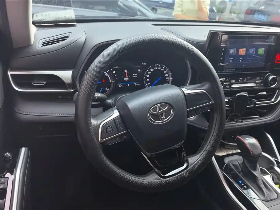 Toyota Highlander 2023 — фото 15