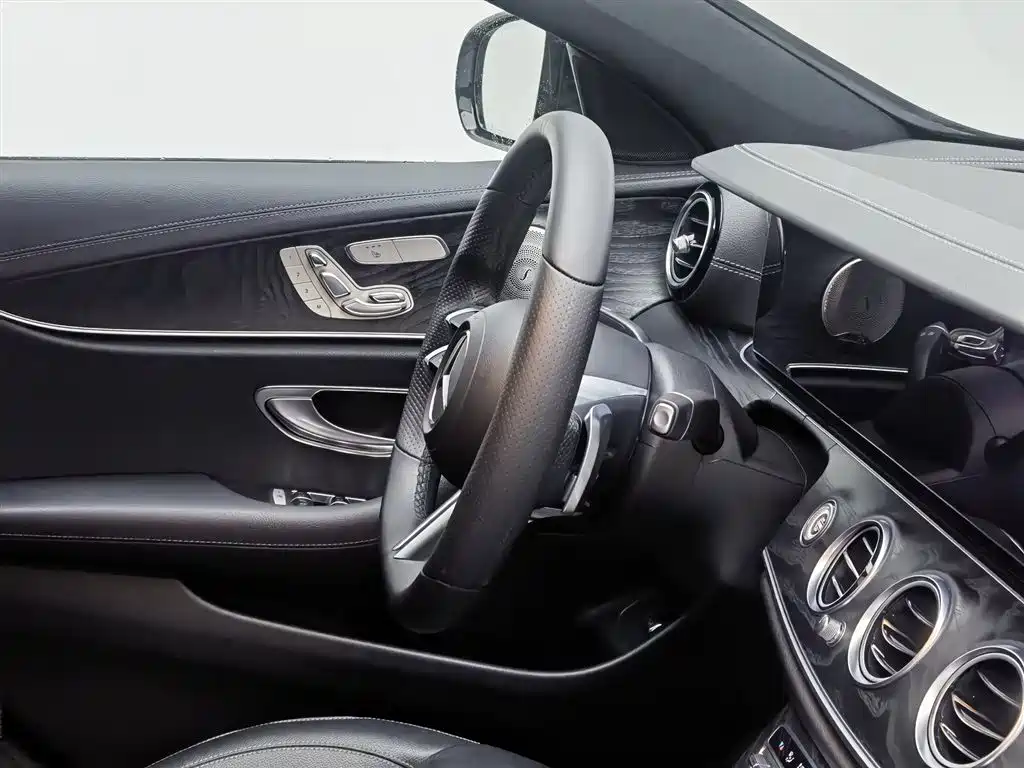 Mercedes-Benz E-Class 2021 — фото 22