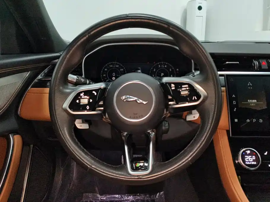 Jaguar XFL 2023 — фото 15