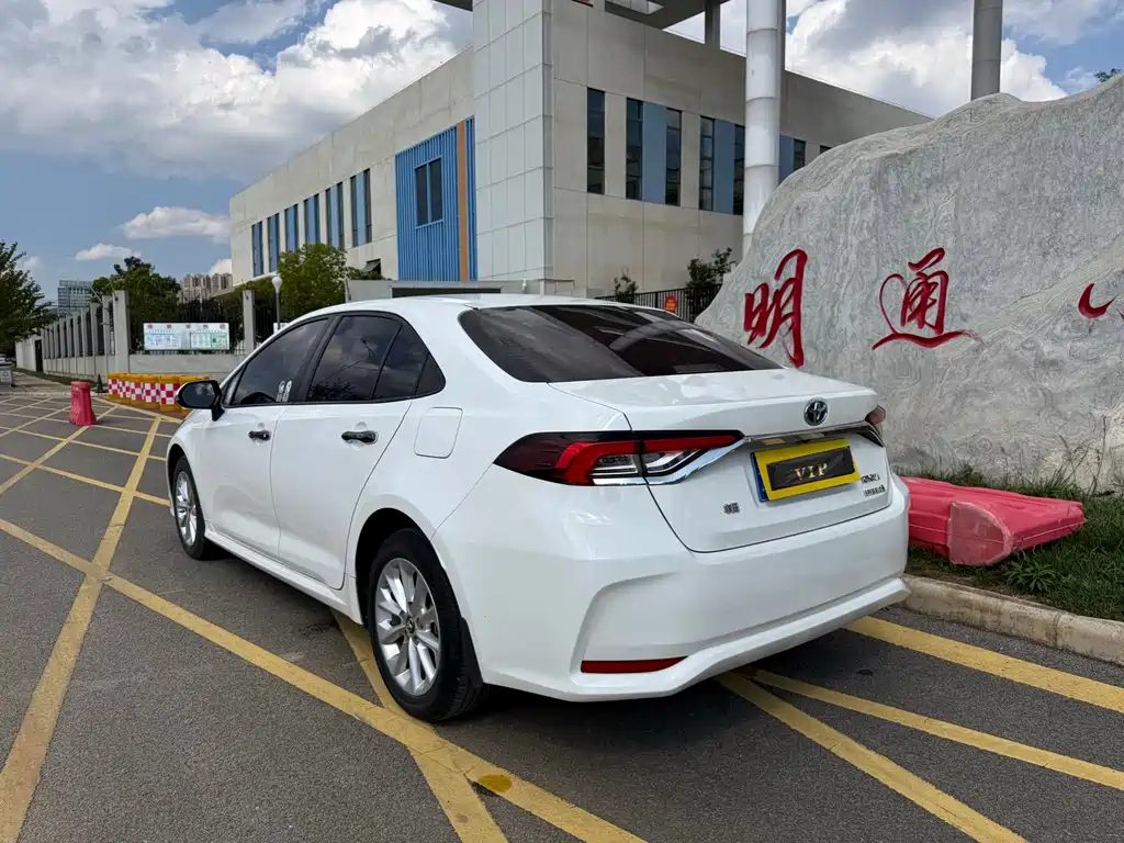 Toyota Corolla 2019 — фото 10