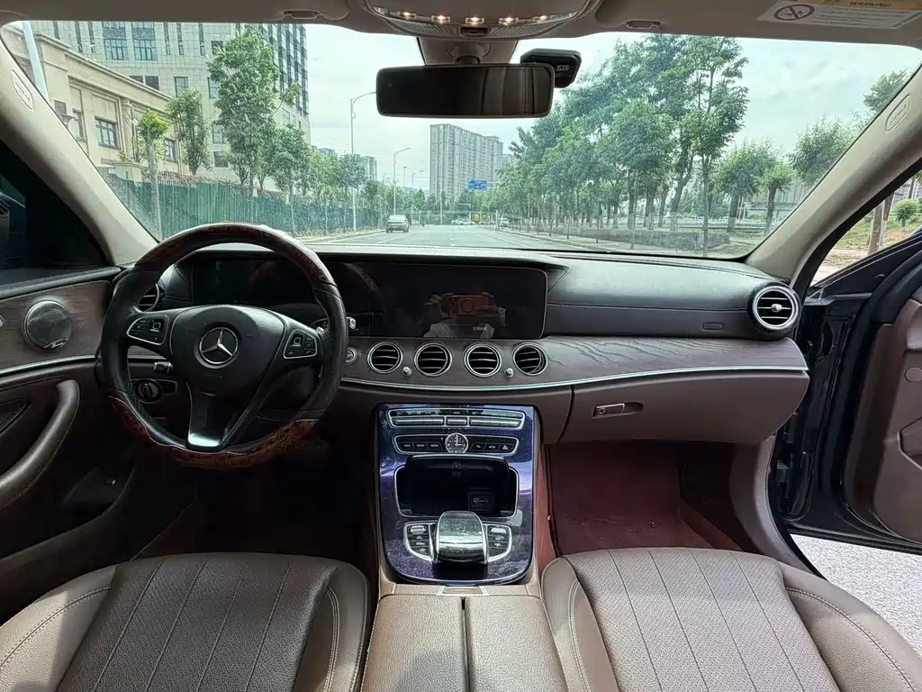 Mercedes-Benz E-Class 2017 — фото 14