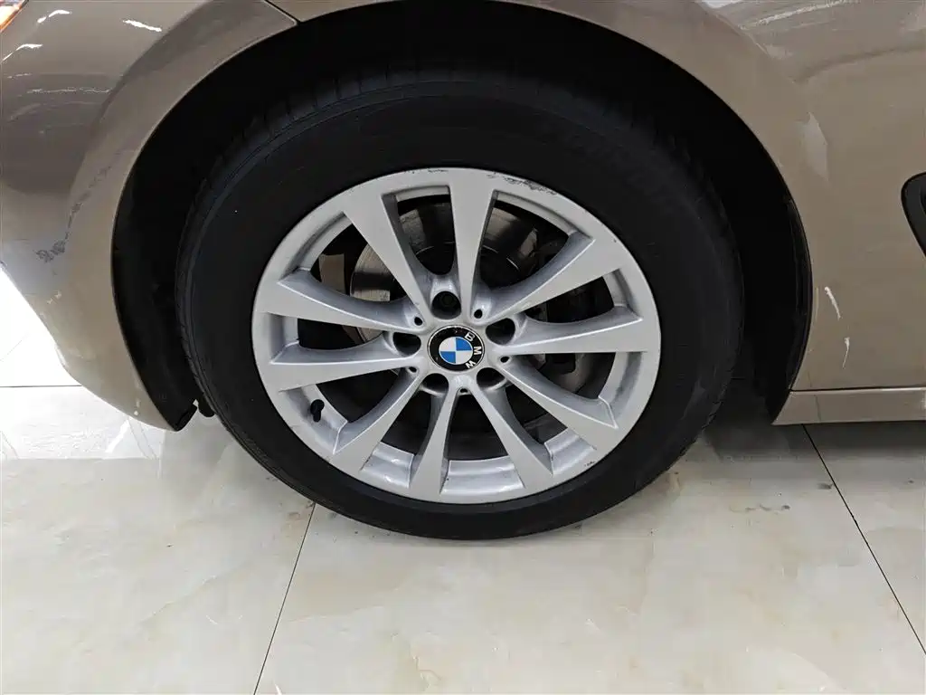 BMW 3 Series GT 2017 — фото 23