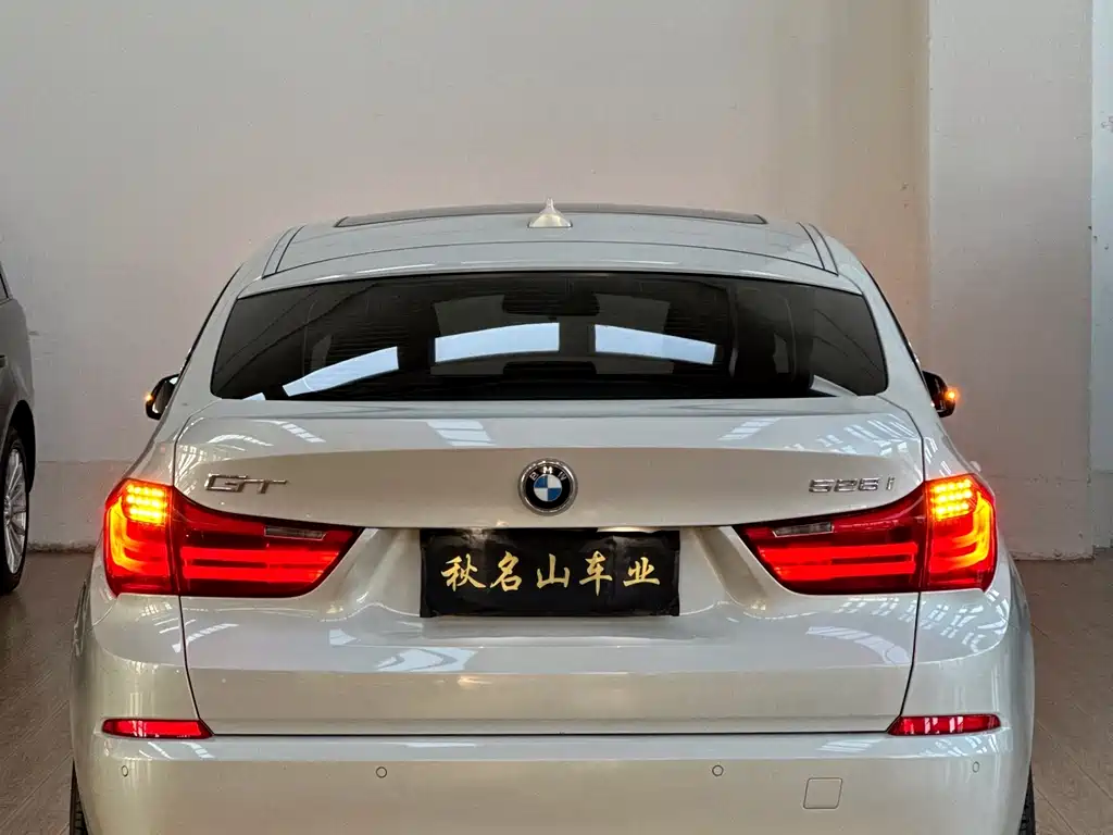 BMW 5 Series GT 2016 — фото 6