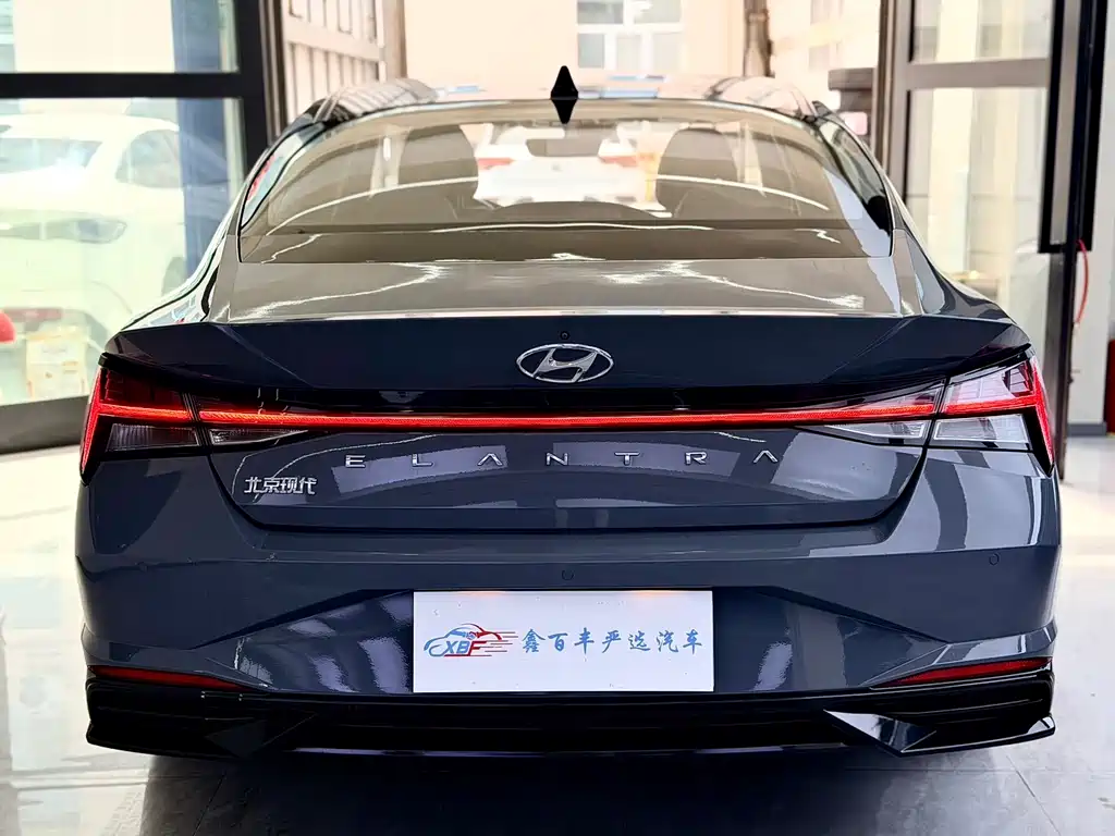 Hyundai Elantra 2022 — фото 9