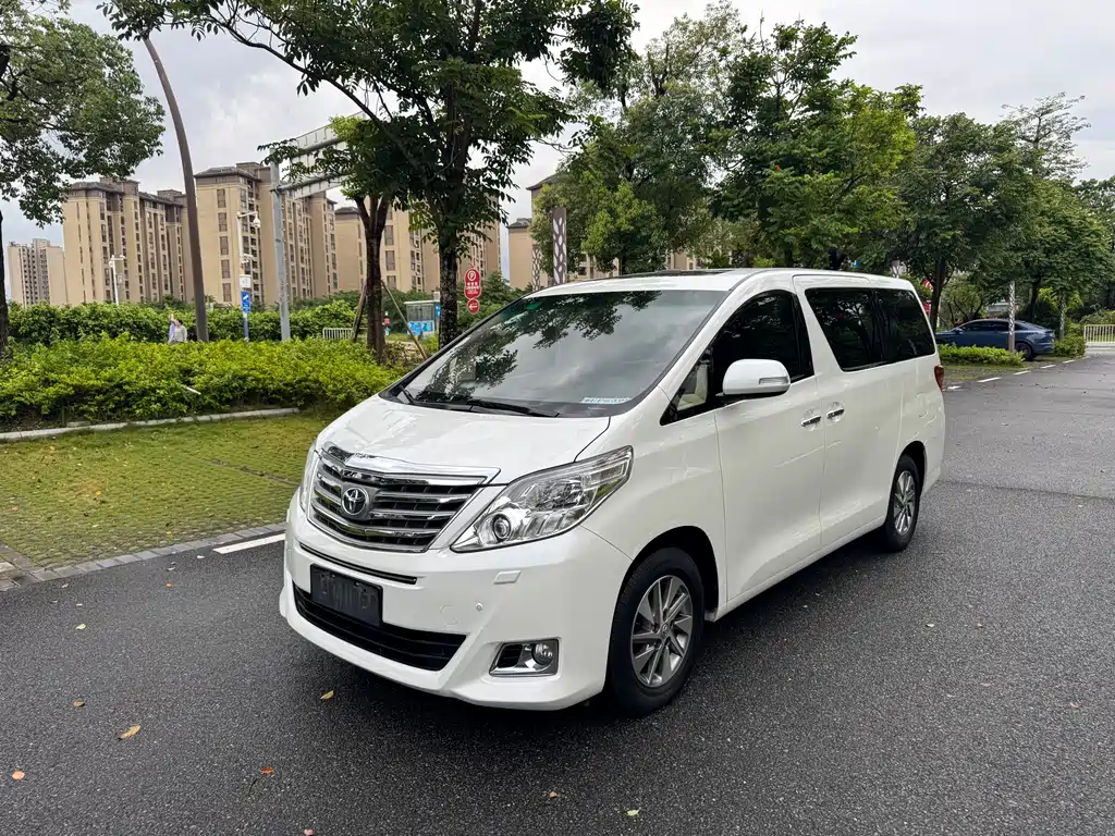 Toyota Alphard 2013 — фото 1
