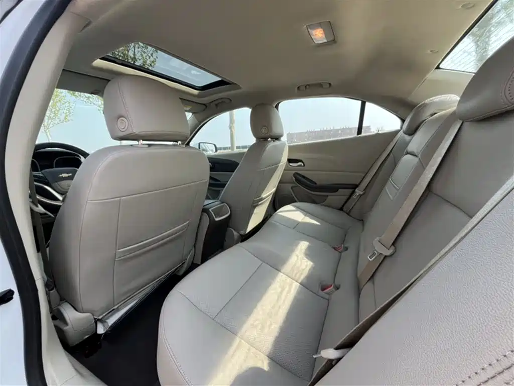 Chevrolet Malibu 2015 — фото 12