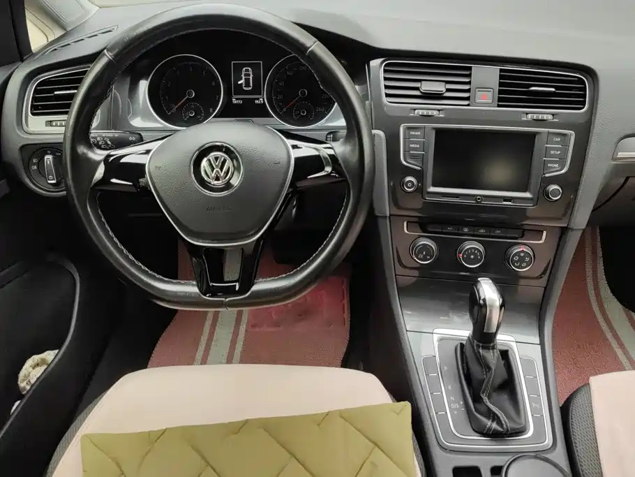 Volkswagen Golf 2017 — фото 13