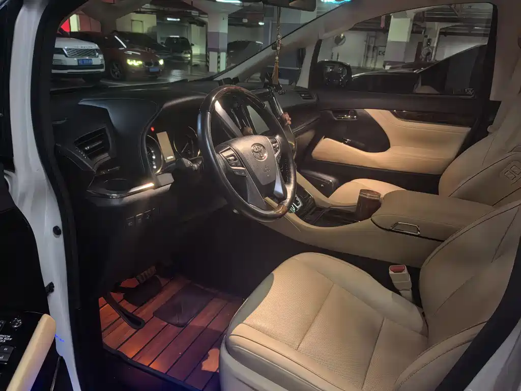 Toyota Alphard 2019 — фото 12